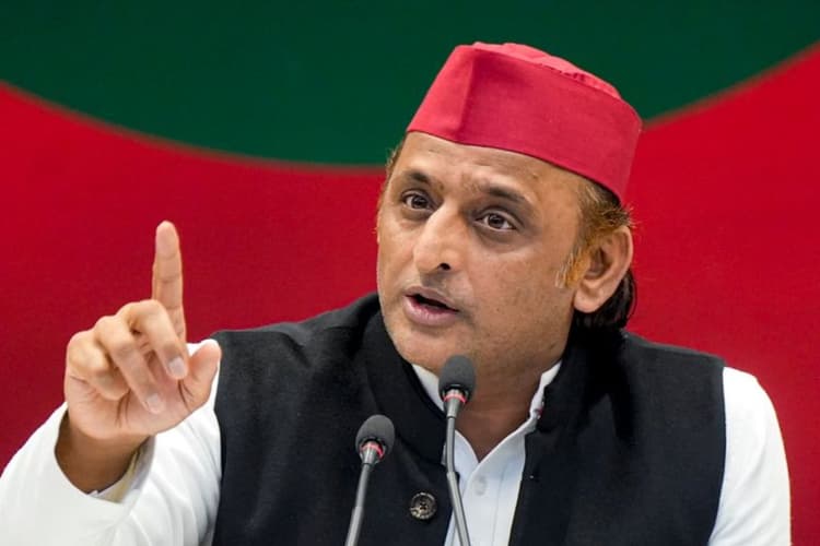 नंदी की छुट्टी पर सपा हमलावर, अखिलेश बोले- घटिया एक्सप्रेसवे से खुली भ्रष्टाचार की पोल