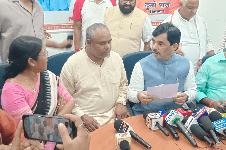 आरा में बोलें पूर्व केन्द्रीय मंत्री शाहनवाज हुसैन: 12 वर्षों में बदली भारत की तस्वीर, दुनिया में बढ़ा देश का सम्मान