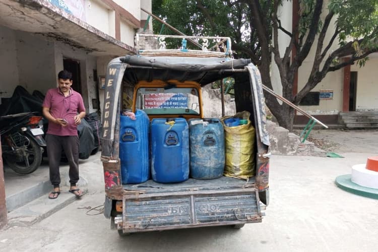 औरंगाबाद में पुलिस की बड़ी कार्रवाई, ऑटो से 390 लीटर चोरी का डीजल बरामद, दो तस्कर गिरफ्तार