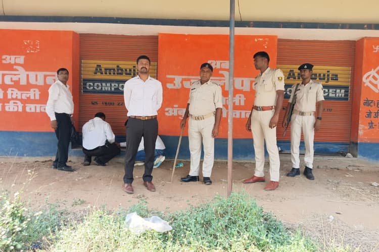 औरंगाबाद में अवैध खाद भंडारण पर बड़ी कार्रवाई, दाउदनगर में दो गोदाम सील