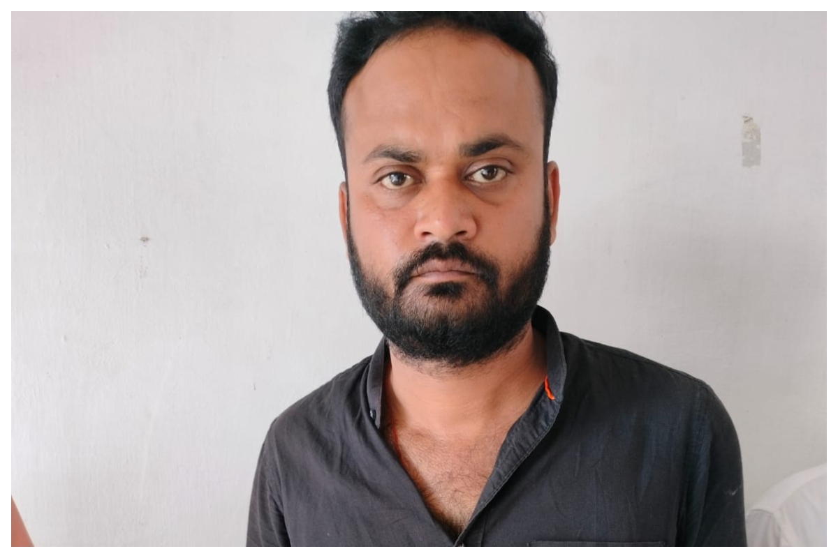 Banjariya News: ATM सुरक्षा में तैनात चौकीदारों की वर्दी फाड़ी, मारपीट के बाद युवक गिरफ्तार