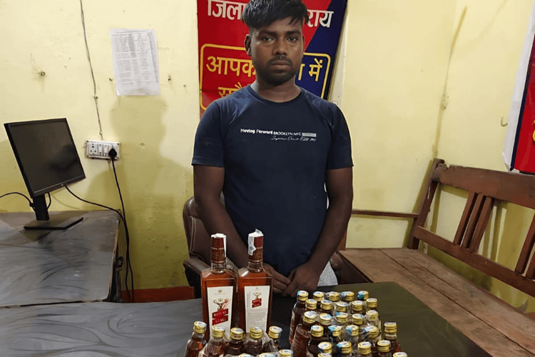 बेगूसराय: घर में छिपाकर रखी थी विदेशी शराब, बलिया पुलिस ने आरोपी को किया गिरफ्तार