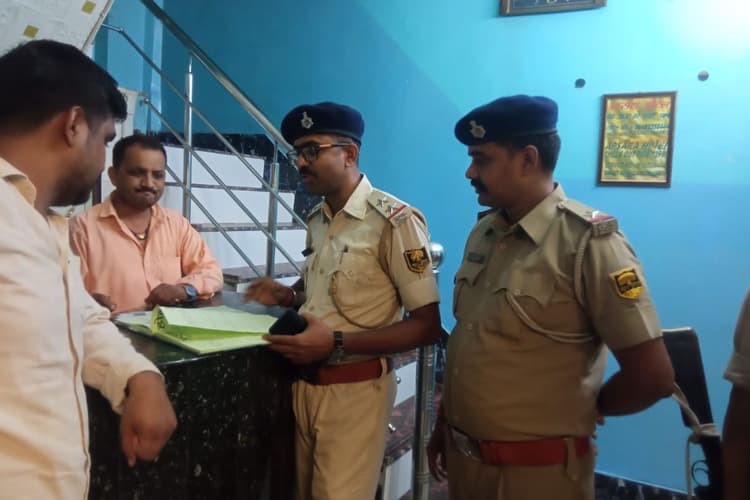 बक्सर में सिपाही भर्ती परीक्षा से पहले पुलिस का सघन जांच अभियान, संदिग्ध अभ्यर्थियों और सॉल्वर गैंग पर नजर