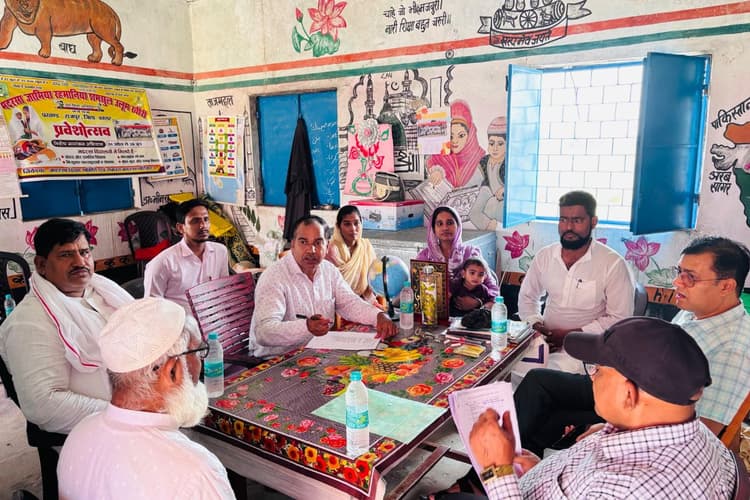 बक्सर में संस्कृत विद्यालयों और मदरसे की जांच, बुनियादी सुविधाओं की खुली पोल