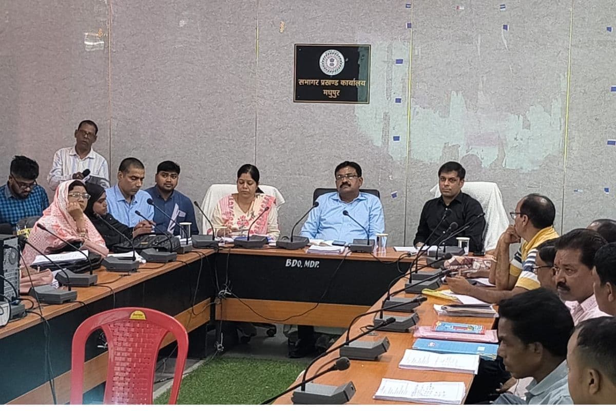 देवघर पहुंचे मुख्य निर्वाचन पदाधिकारी के रवि कुमार, मधुपुर में BLO ट्रेनिंग कार्यक्रम में हुए शामिल