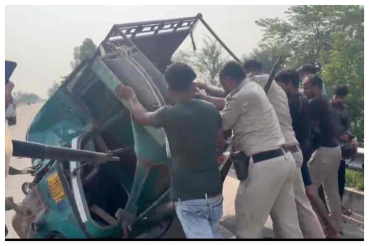 दरभंगा: बारात की खुशियां मातम में बदली बचीं, टेम्पू से भिड़ी बाइक, तीन घायल, एक की मौत