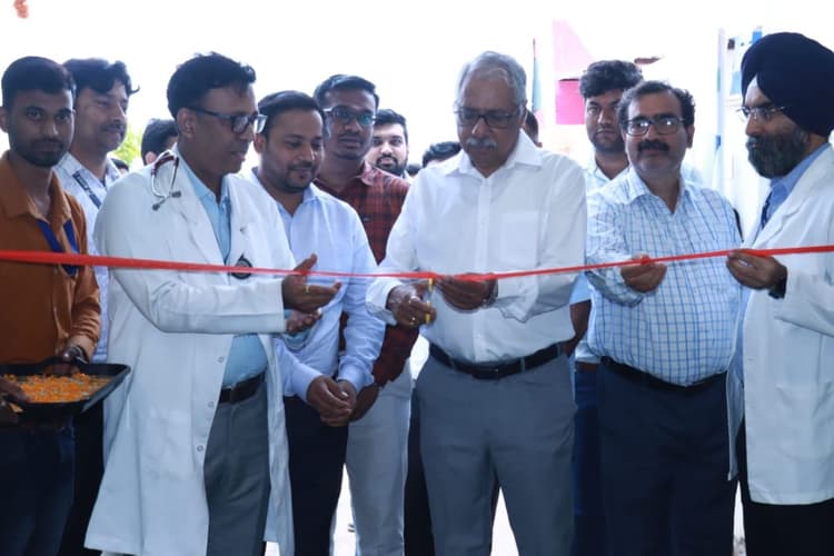 एम्स देवघर में मरीजों के लिए सेवा काउंटर और वेटिंग लाउंज शुरू