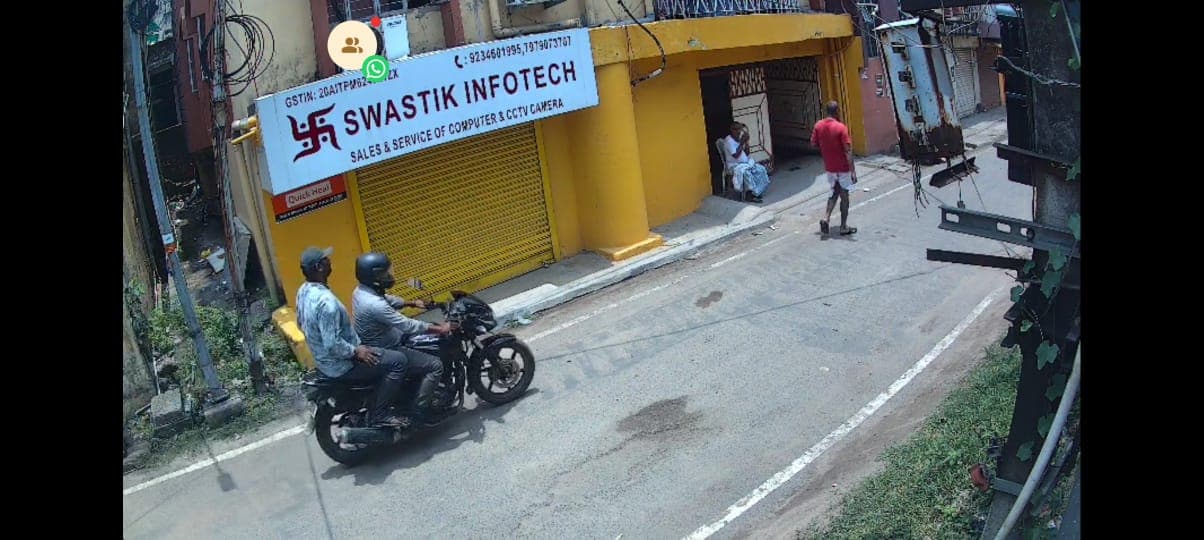 Dhanbad News: हीरापुर में दिनदहाड़े पेट्रोल पंप संचालक के गले से 3.5 लाख की सोने की चेन छीनी