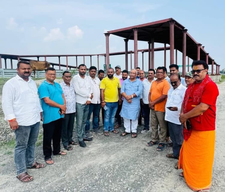 पूर्व उपमुख्यमंत्री ने जर्जर सड़क-नाली, औद्योगिक प्रांगण व फोरलेन रैंप का किया निरीक्षण