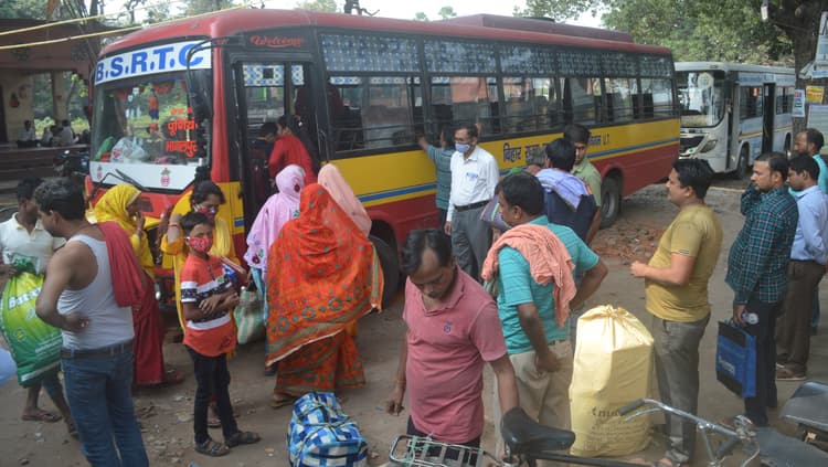 किराया बढ़ने को लेकर यात्रियों में रोष, फोन कर व्यक्त कर नाराजगी व्यक्त की