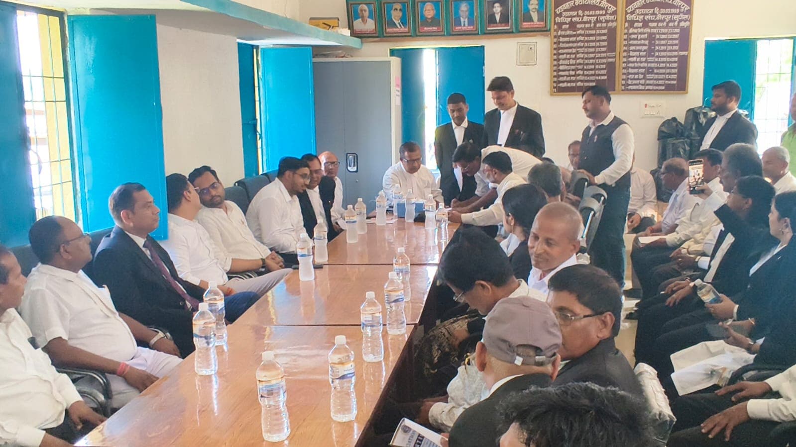 विधिज्ञ संघ के नवनिर्वाचित पदाधिकारियों ने ली शपथ