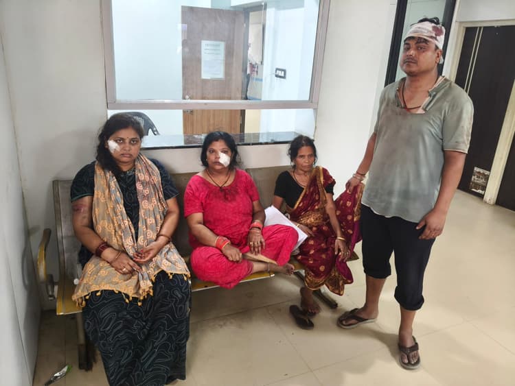 भूमि विवाद में खूनी संघर्ष, पांच लोग गंभीर रूप से घायल