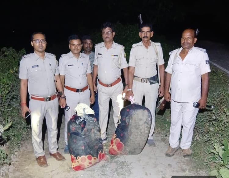 35 किलो गांजा बरामद, धंधेबाज फरार
