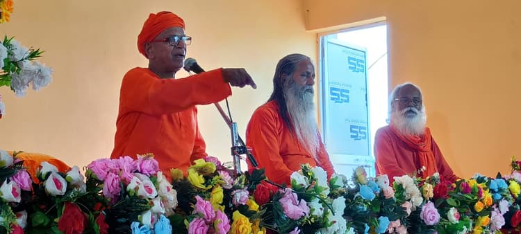 शाकाहारी जीवन अपनायें : स्वामी प्रमोद