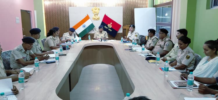 मुहर्रम व श्रावणी मेला को लेकर रेल पुलिस को मिला सर्तकता का निर्देश
