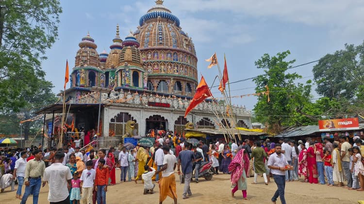 दिऊड़ी मंदिर में उमड़ी श्रद्धालुओं की भीड़