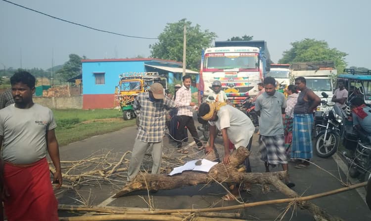 वारंट का नोटिस पहुंचते ही फूटा गुस्सा, साढ़े तीन घंटे रखा सड़क जाम