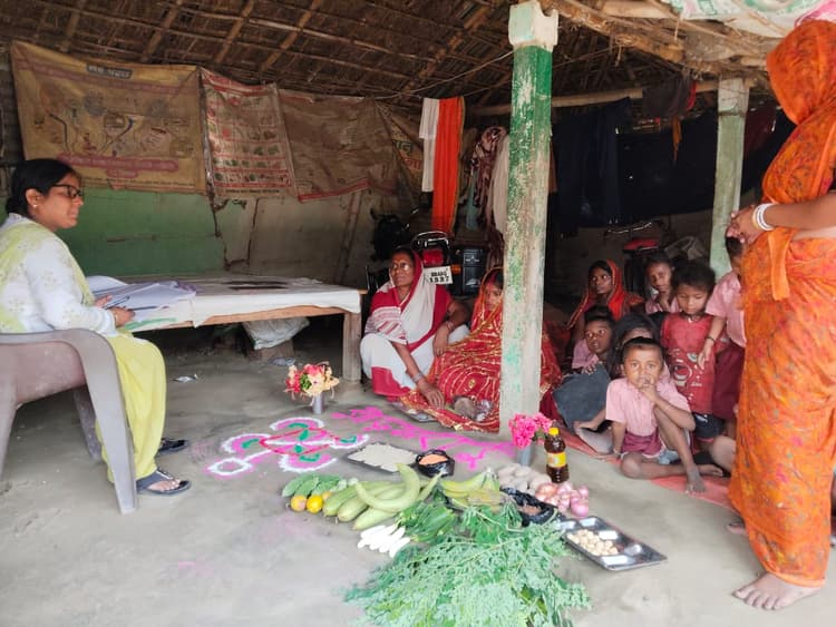 गोद भराई सह सुपोषण दिवस पर गर्भवती महिलाओं को दी गयी पोषण व स्वास्थ्य संबंधी जानकारी