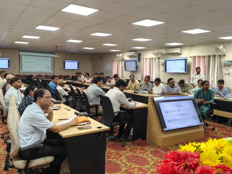 न्यायलय के वादों के निष्पादन में लापरवाही बर्दाश्त नहीं: डीएम