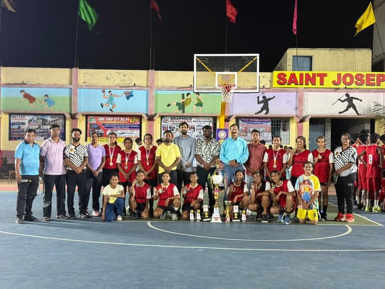 Basketball: जमशेदपुर की बालिका बनी उपविजेता