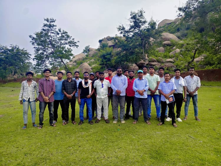 आदिवासी युवाओं ने समाज सुधार और जागरूकता का लिया संकल्प