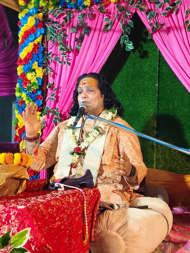 महारास लीला व रुक्मिणी विवाह प्रसंग का किया वर्णन
