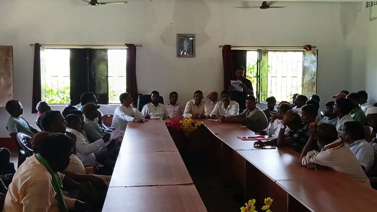 Giridih News :ग्रामसभा की अनदेखी पर बदगुंदा व रसनजोरी पंचायत में हंगामा
