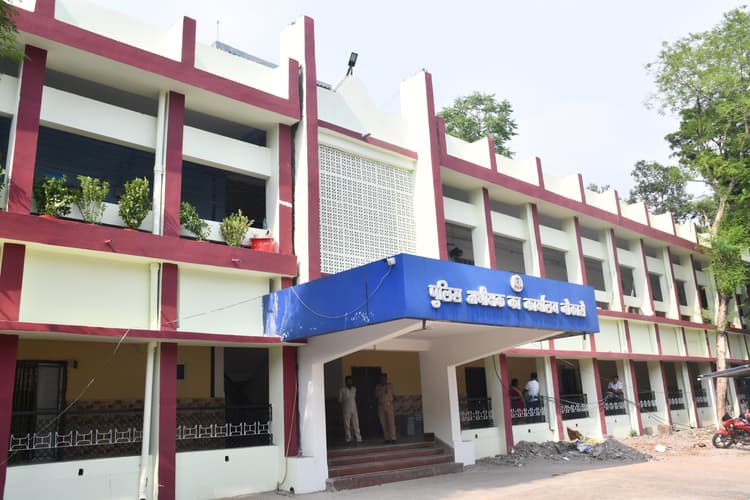 Bokaro News : जिला के पुराने सरकारी भवनों में नहीं है वाटर हार्वेस्टिंग सिस्टम