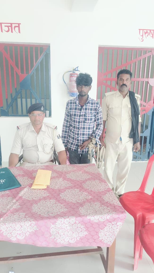 सोनामनी गोदाम हटिया में मोबाइल चोरी करते चोर धराया