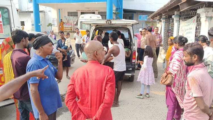 दो बाइकों में हुई टक्कर, एक की मौत , तीन घायल