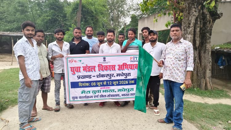 स्वयंसेवकों की टीम को क्षेत्रीय भ्रमण व जनजागरण कार्यक्रम के लिए किया रवाना