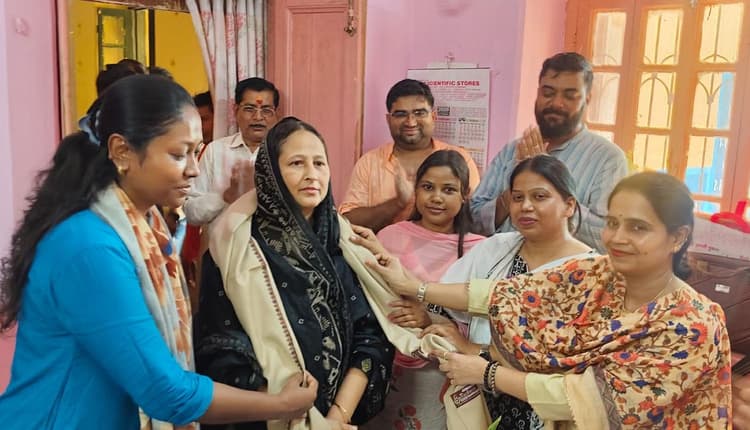 मधुपुर कॉलेज परिसर में किया गया पौधरोपण