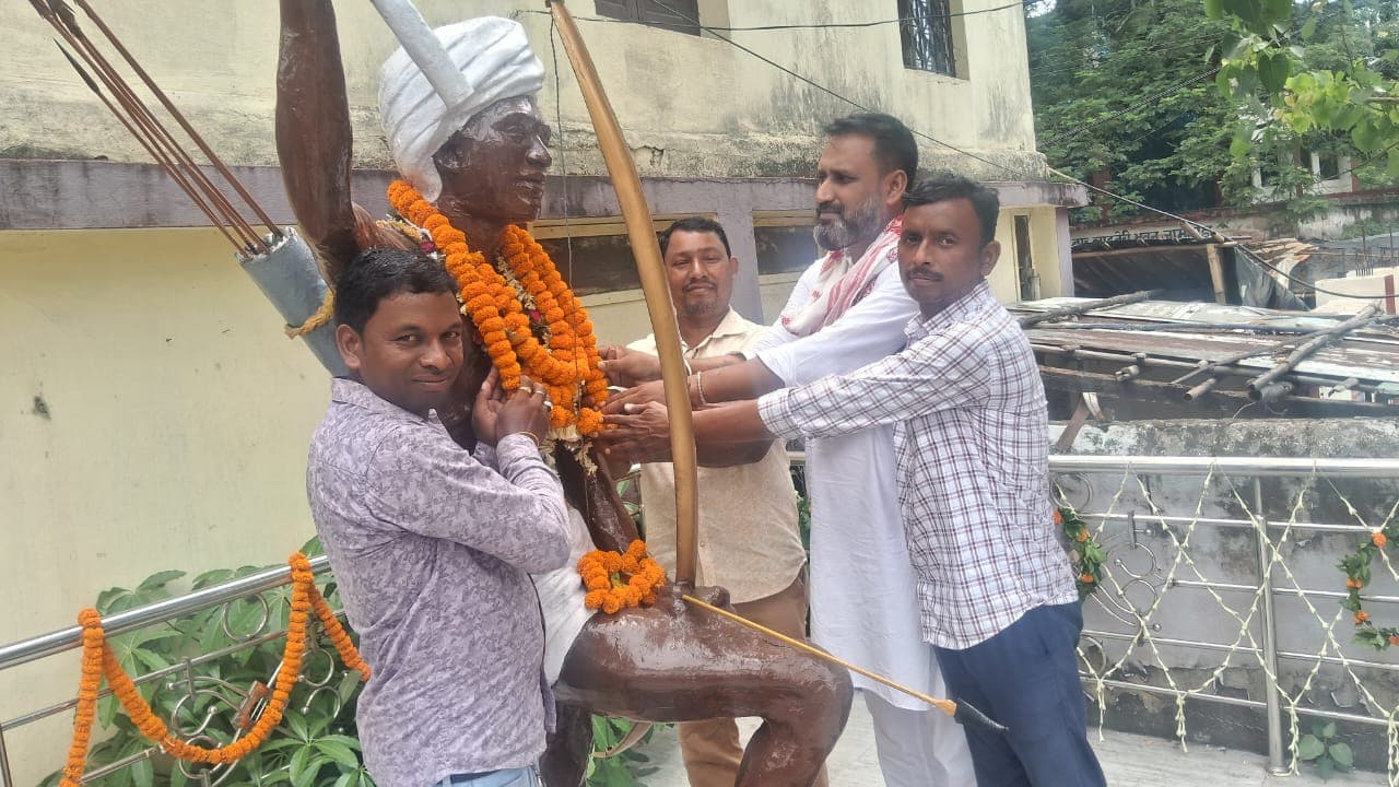 भाजपाइयों ने भगवान बिरसा मुंडा को किया याद