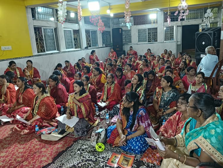 अधिक मास पर निकली ध्वज यात्रा, हुआ महामंगल पाठ
