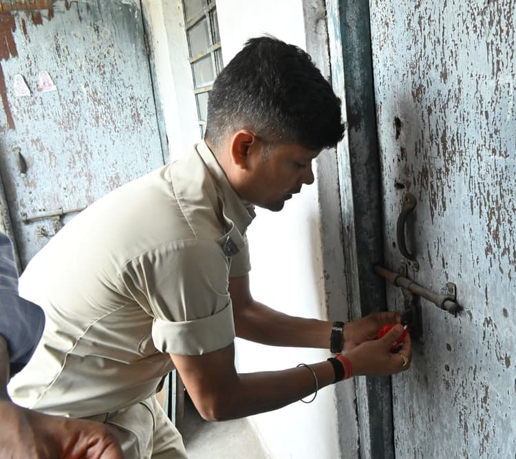 Bokaro News : कब्जा मुक्त कराये गये बीएसएल के नौ आवास