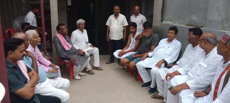 सांसद ने मृतक के परिजनोंं से मिलकर जताया शोक