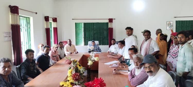मिट्टी के घरों में रहने वालों को मिलेगा पीएम आवास का लाभ: मुखिया