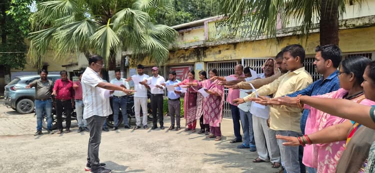 विश्व बाल श्रम निषेध दिवस पर शपथ ग्रहण कार्यक्रम का आयोजन