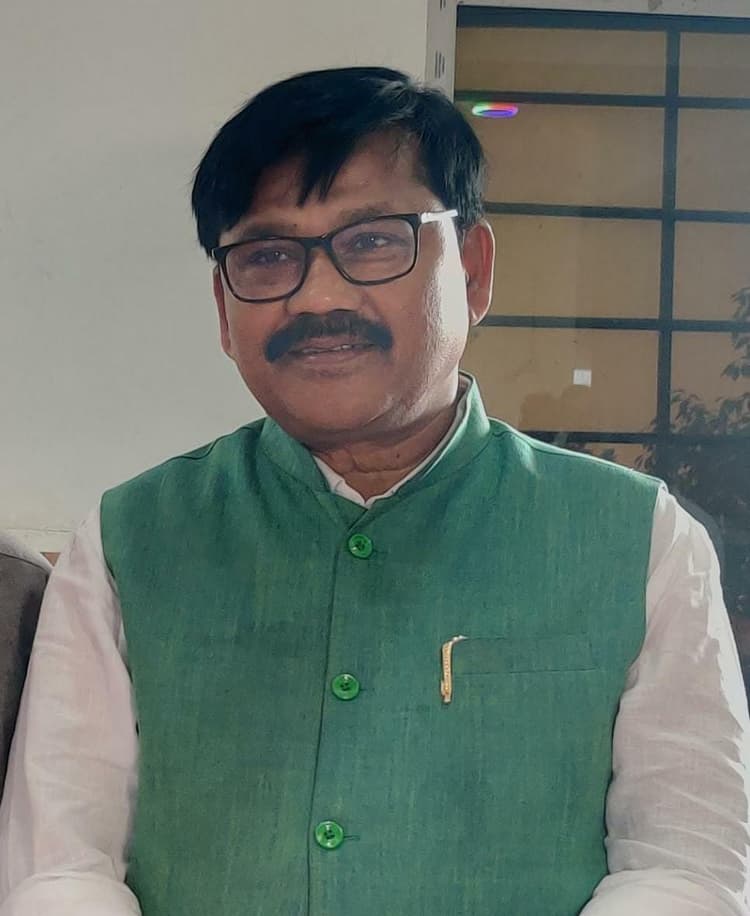उर्दू, फारसी व अरबी भाषा की पढ़ाई सुनिश्चित कराने की सीएम से विधायक ने की मांग