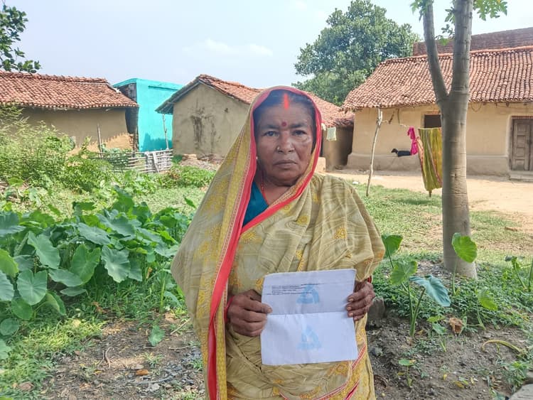 अबुआ आवास की पहली किस्त नहीं मिलने का लाभुक का आरोप, जांच की मांग