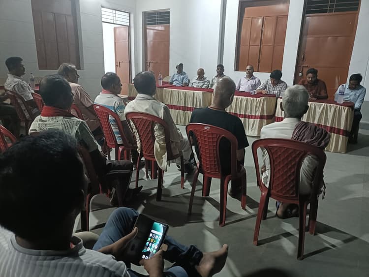प्रखंड क्षेत्र के पांच पंचायतों में लगा रात्रि चौपाल, सुनी गई लोगों की समस्या