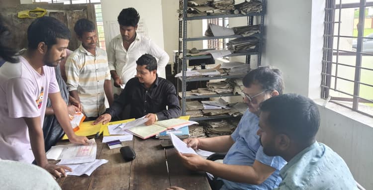 टेढ़ागाछ अंचल कार्यालय में जनता दरबार आयोजित, छह मामले निष्पादित