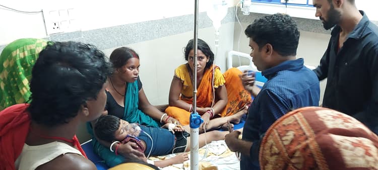 नानी के घर छुट्टी मनाने पहुंचे मासूम को जहरीले सांप ने डसा