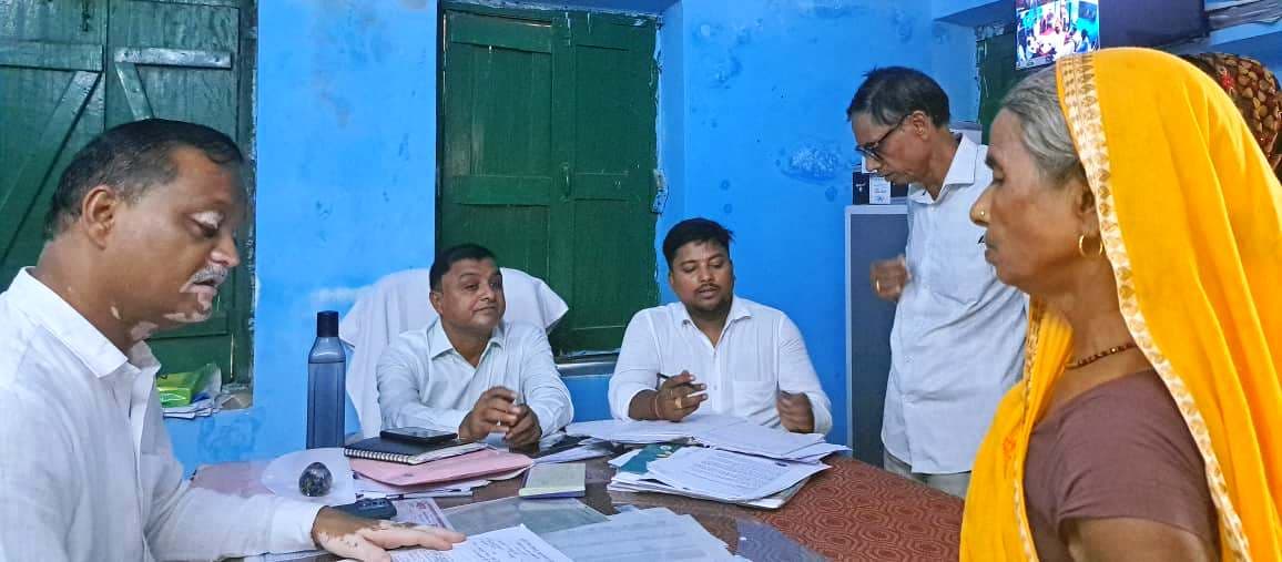 जनता दरबार में आधे दर्जन से अधिक मामले निष्पादित