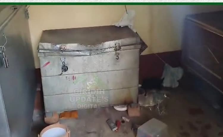 Giridih News :पड़ोसी पर लगाया घर से 25 लाख के जेवरात चोरी का आरोप
