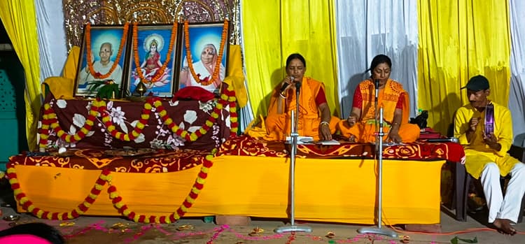 पंच कुंडीय यज्ञ में श्रद्धालुओं ने दी आहूति, ऋषि के संदेश को किया आत्मसात