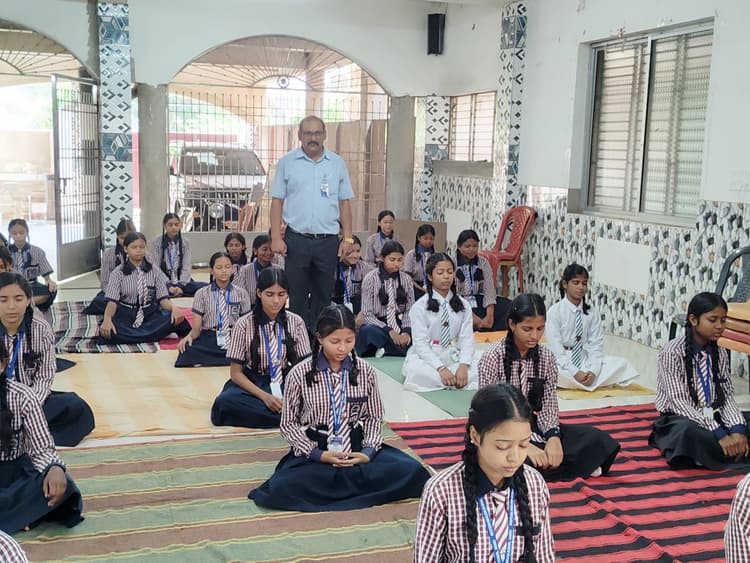 अंतरराष्ट्रीय योग दिवस से पहले बच्चों ने सीखा स्वस्थ जीवन का मंत्र
