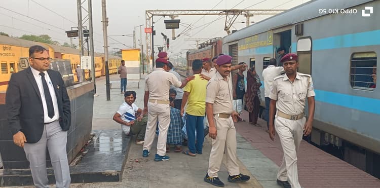 334 बेटिकट रेल यात्रियों से वसूला गया 1.26 लाख रुपये जुर्माना