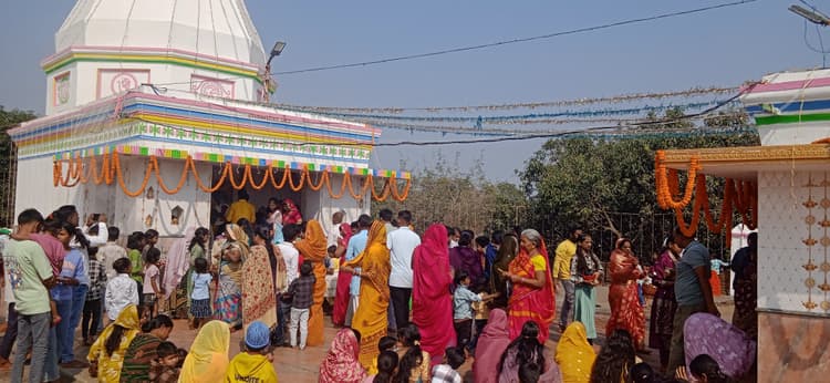 सोमवती अमावस्या पर शिवालयों में उमड़ी श्रद्धालुओं की भीड़, हर-हर महादेव के जयघोष से गूंजा क्षेत्र
