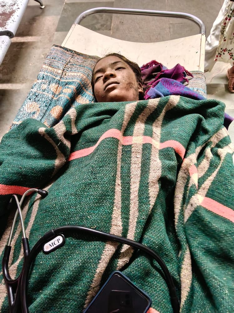 बंदगांव में वज्रपात से युवती की मौत, खेत में काम करने के दौरान हुई घटना,पुलिस ने शव को किया जप्त